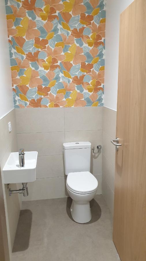 Bloom Hostel Bar & Garden 보르도 외부 사진