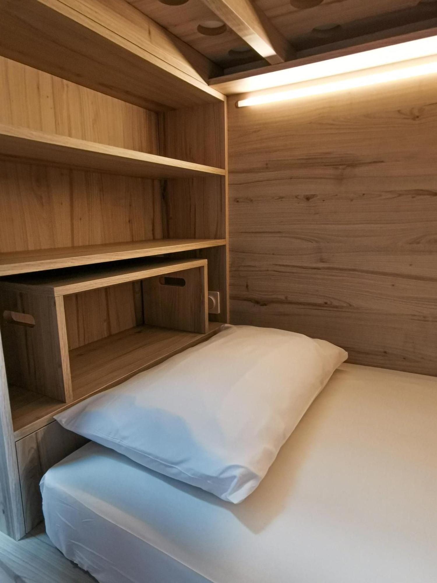 Bloom Hostel Bar & Garden 보르도 외부 사진
