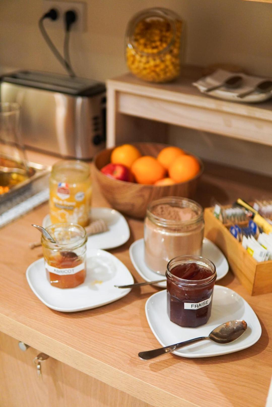 Bloom Hostel Bar & Garden 보르도 외부 사진