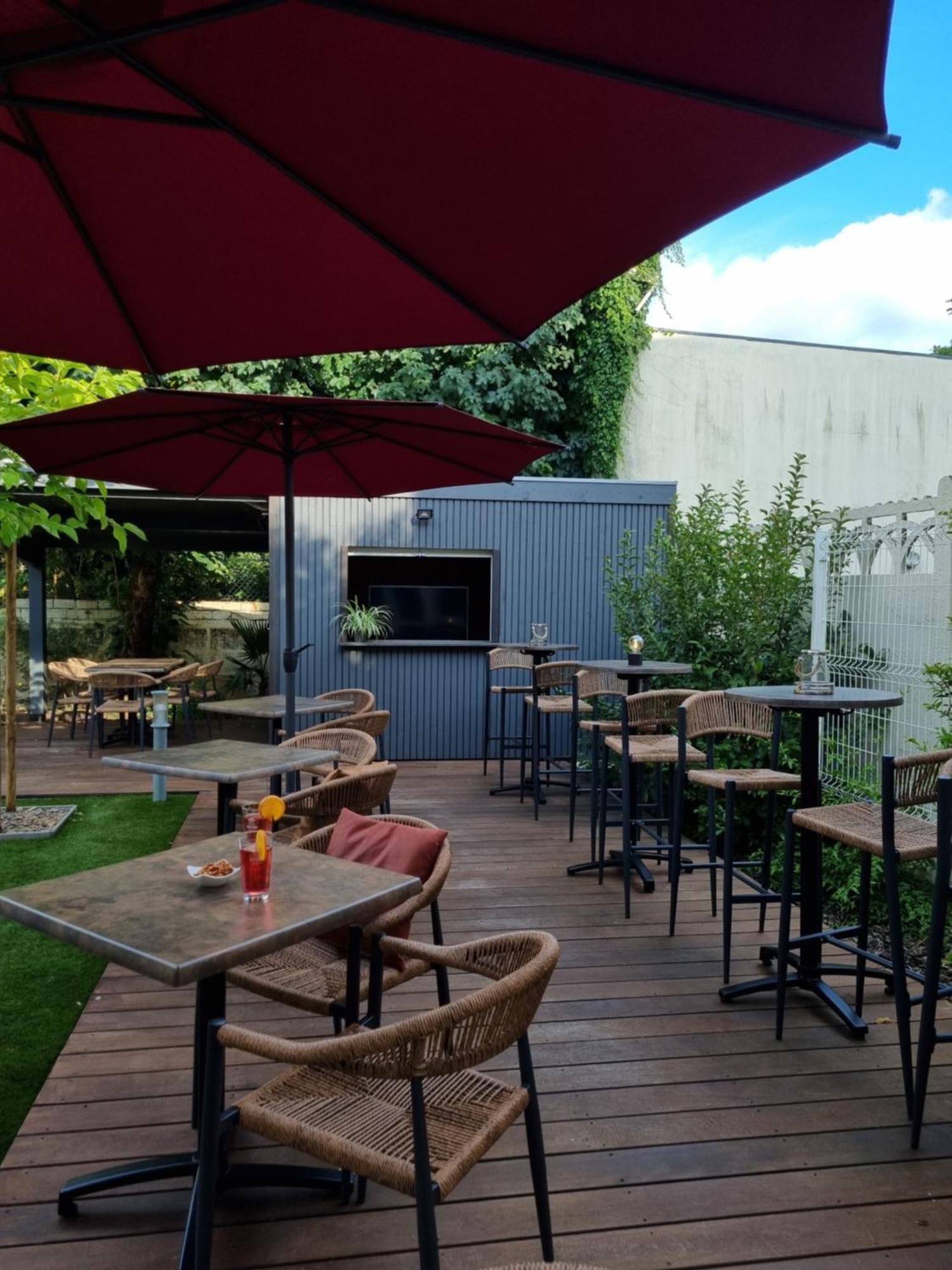 Bloom Hostel Bar & Garden 보르도 외부 사진