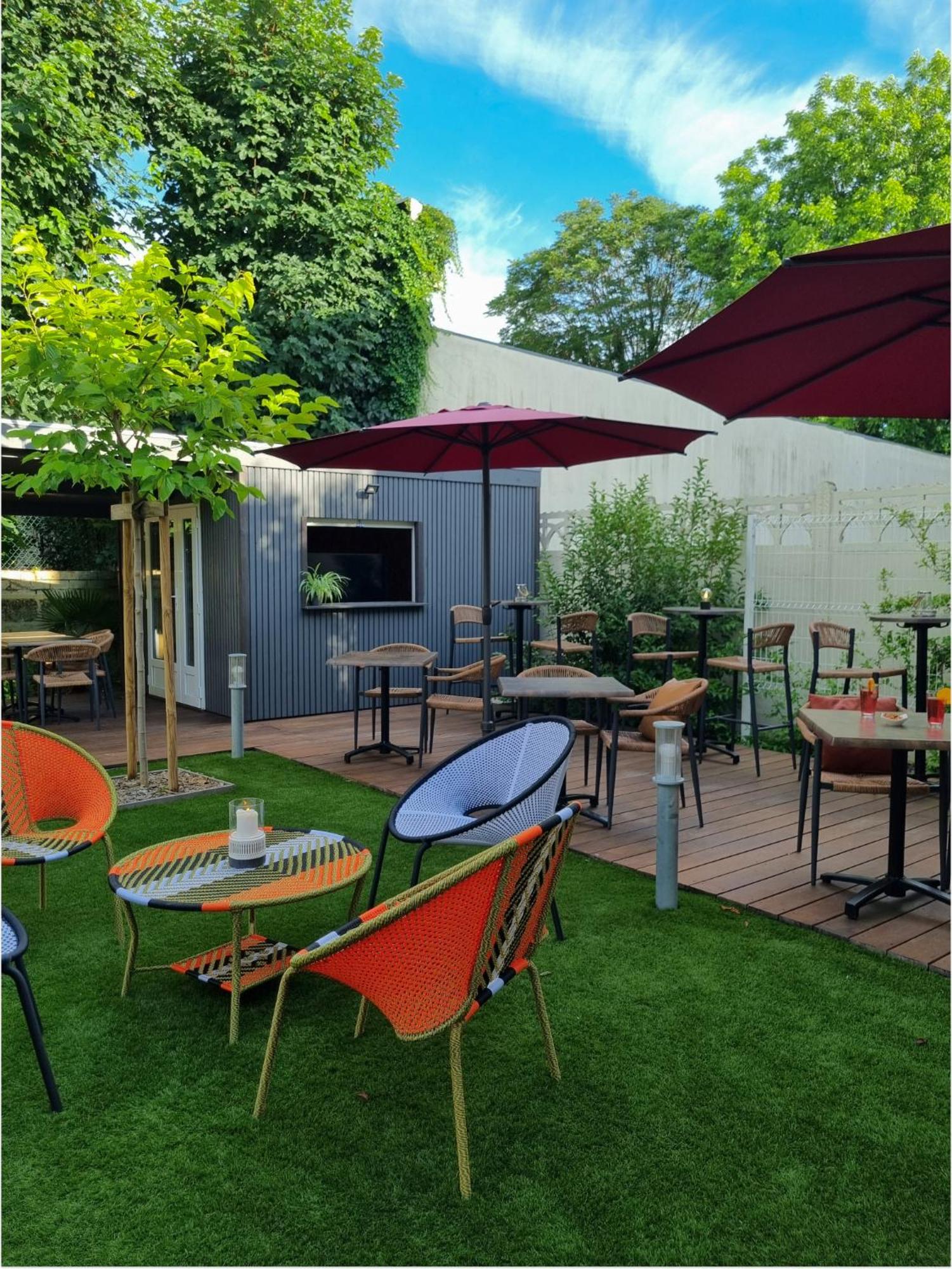 Bloom Hostel Bar & Garden 보르도 외부 사진