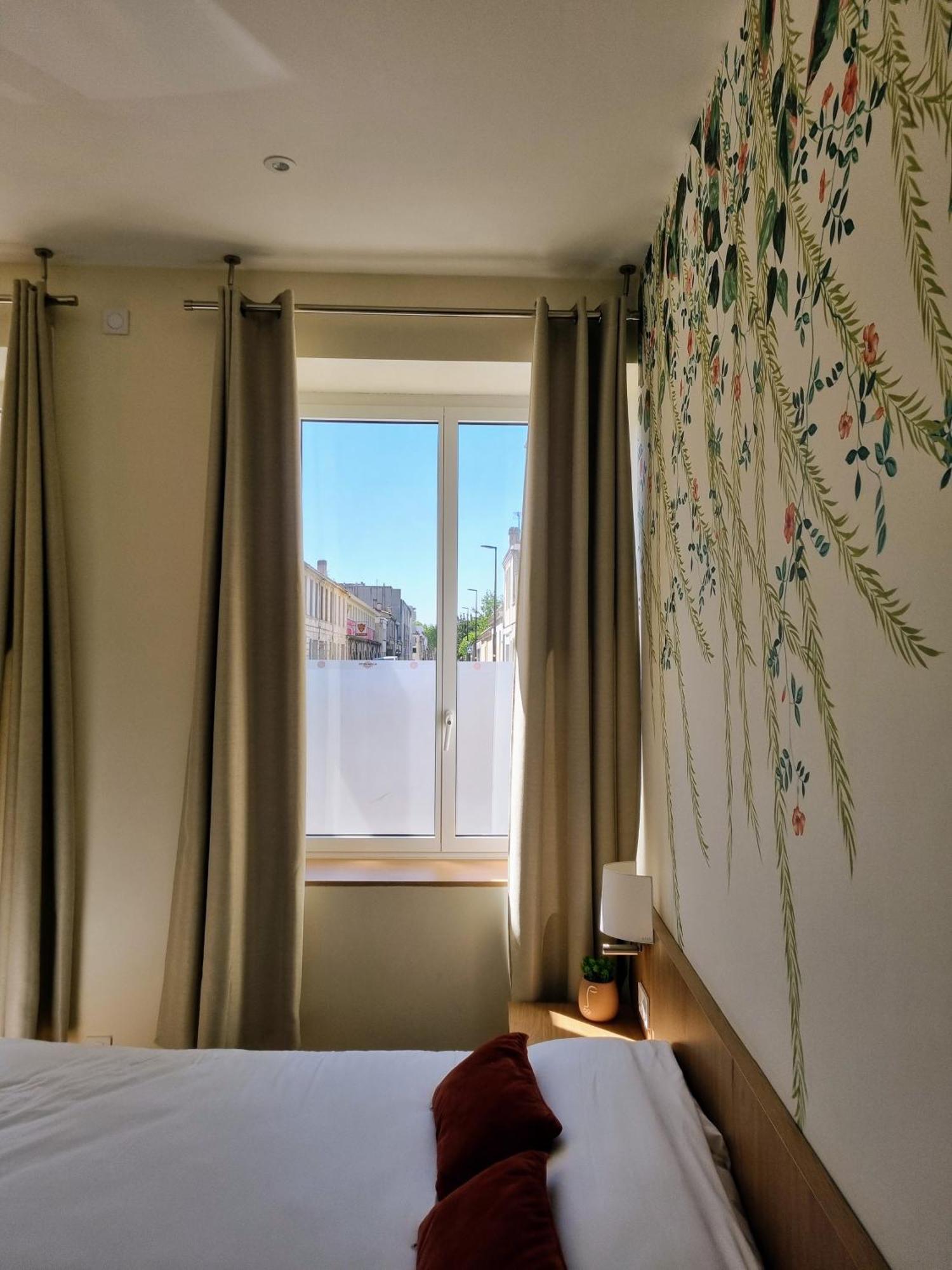 Bloom Hostel Bar & Garden 보르도 외부 사진