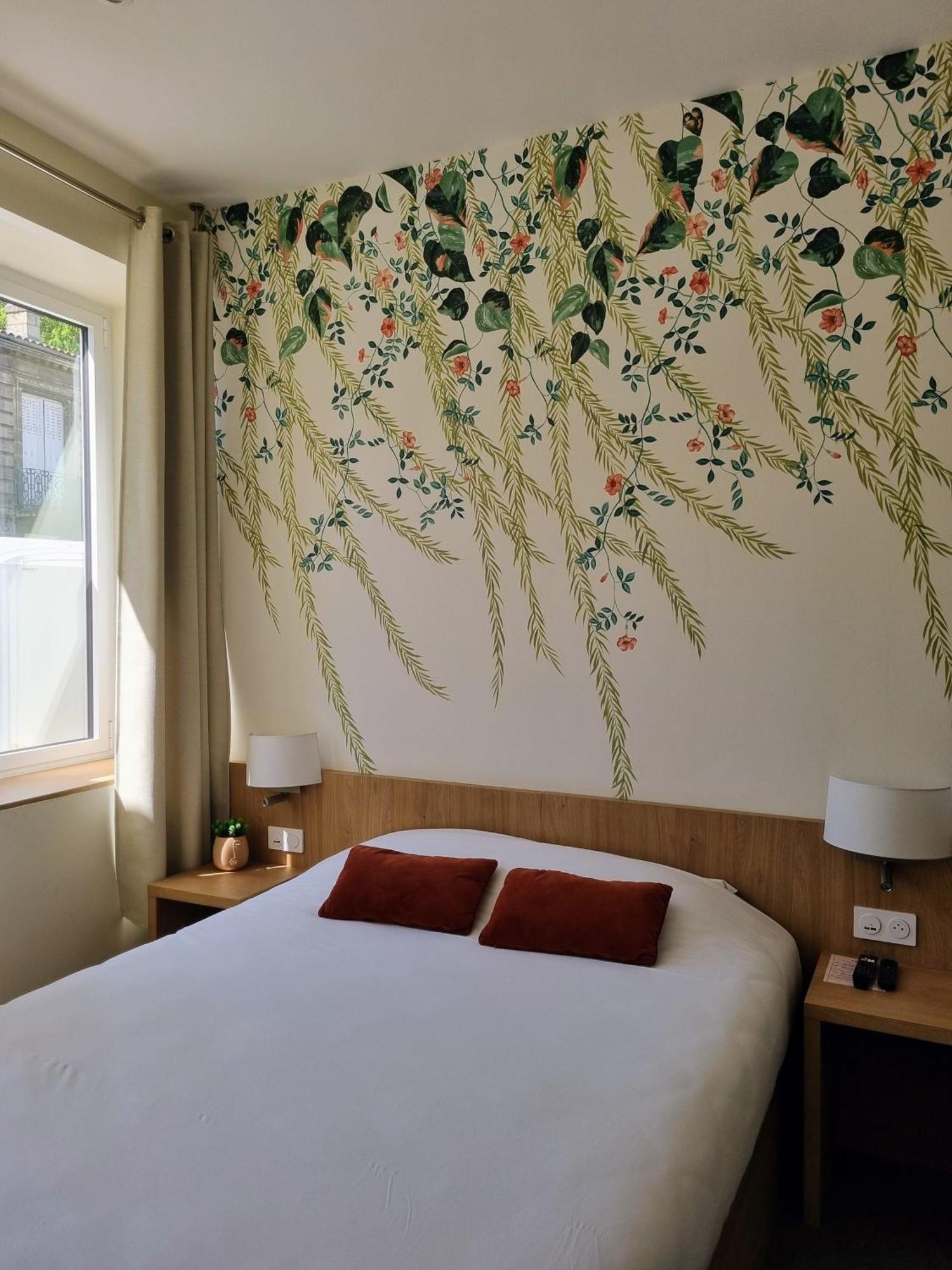 Bloom Hostel Bar & Garden 보르도 외부 사진
