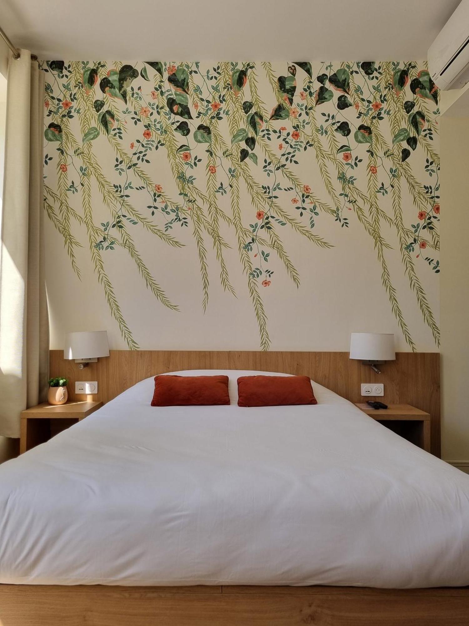 Bloom Hostel Bar & Garden 보르도 외부 사진