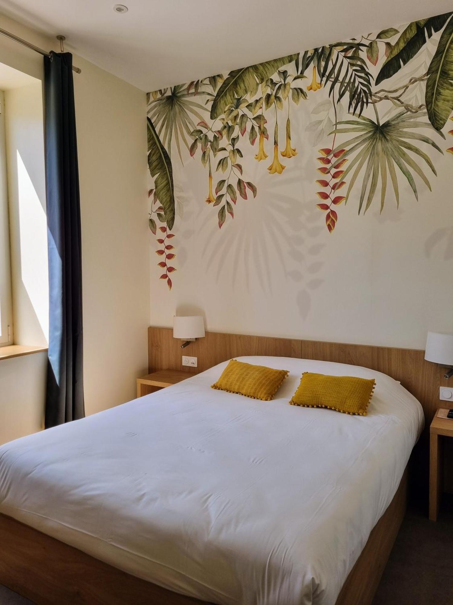 Bloom Hostel Bar & Garden 보르도 외부 사진
